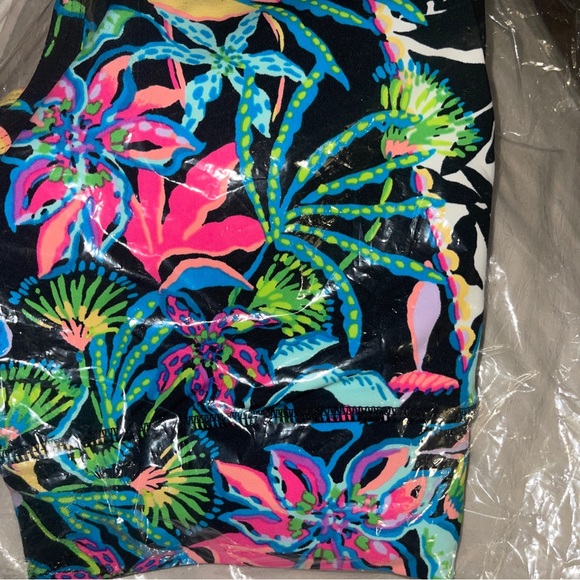 NWT Lilly Pulitzer Somerset Sports Bra Onyx Paradise Glow Engineered LG. - Picture 8 of 9